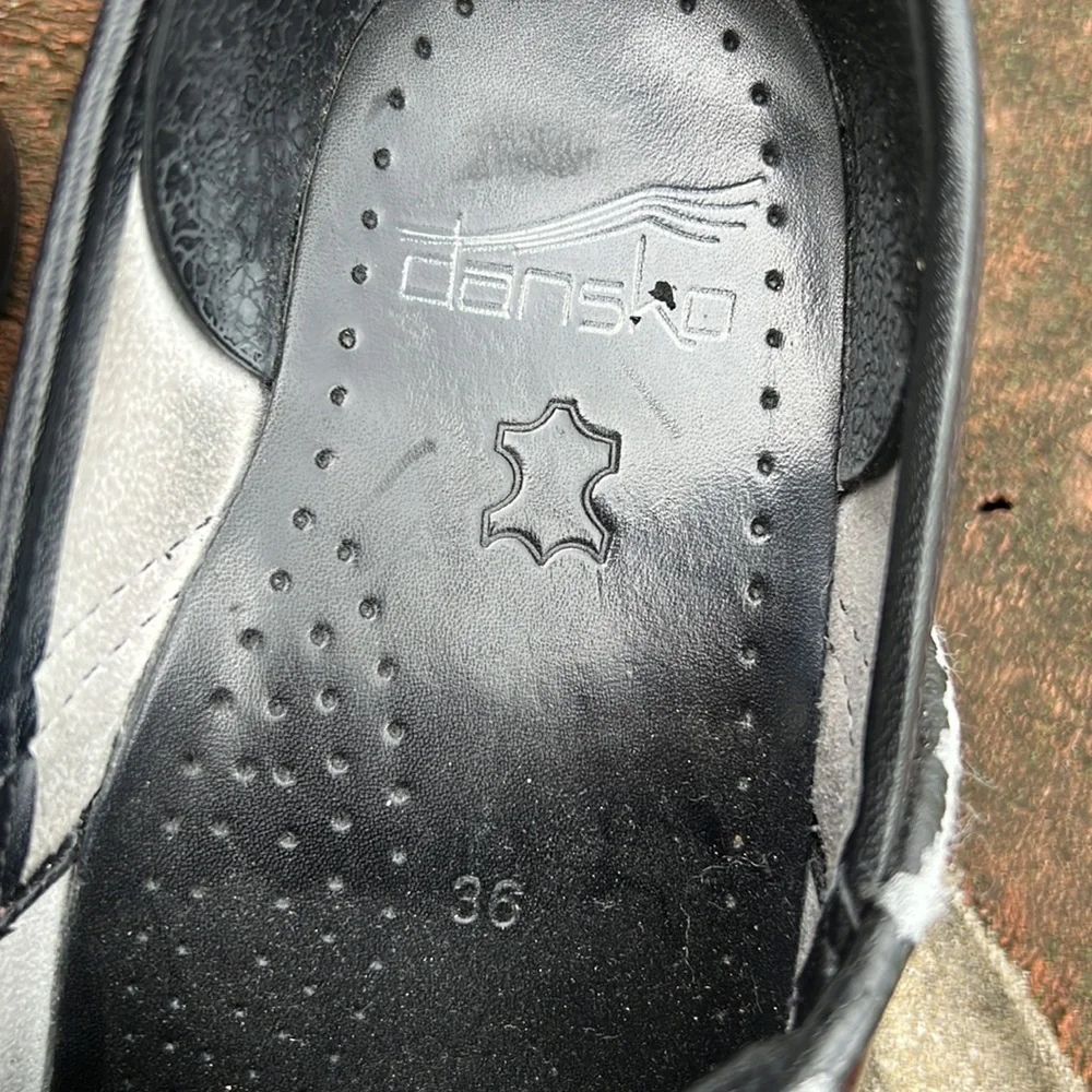 Dansko slip on clogs size 6 (36) - Picture 3 of 9